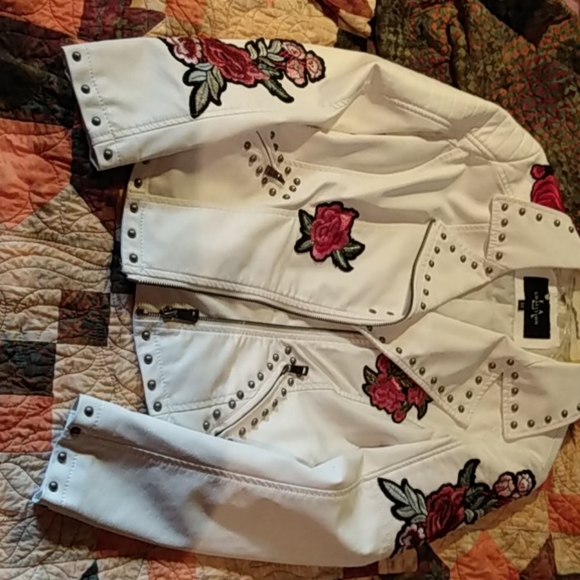 Lightweight jacket - Picture 2 of 2